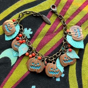 Plunder Retired Rare Halloween Jack-o-Lantern Pumpkin Bronze Tone Charm Bracelet
